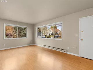 Photo #2: 23452121 Listing