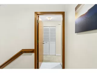 Photo #4: 23453474 Listing