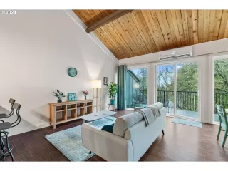 Photo #4: 23454227 Listing