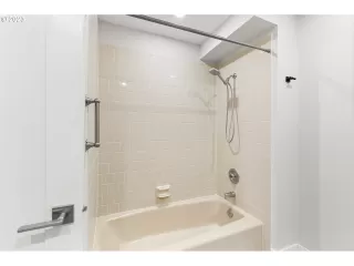 Photo #2: 23455160 Listing 