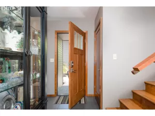 Photo #3: 23455209 Listing