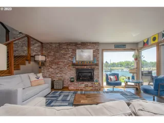 Photo #5: 23455209 Listing