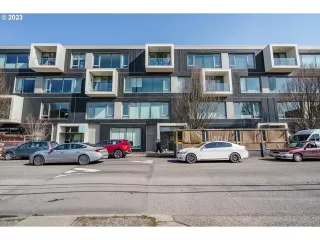 Photo #2: 23455212 Listing