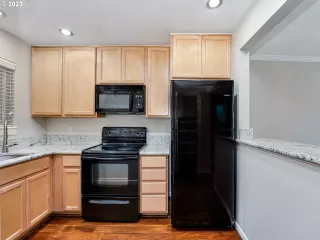 Photo #5: 23455231 Listing