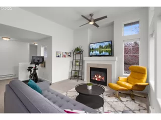 Photo #5: 23455427 Listing