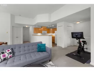 Photo #6: 23455427 Listing