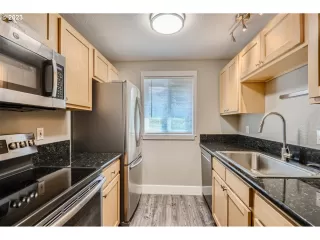 Photo #3: 23455731 Listing