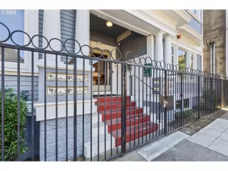 Photo #1: 23455767 Listing