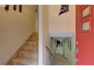 Photo #5: 23455776 Listing