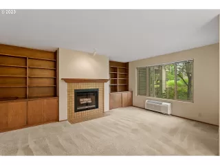 Photo #4: 23457881 Listing