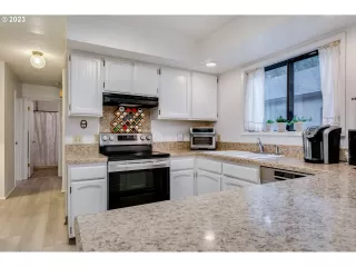 Photo #2: 23458323 Listing