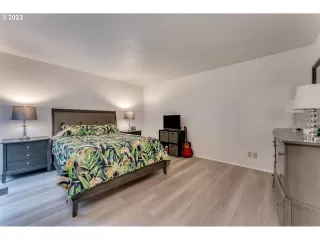 Photo #3: 23458323 Listing