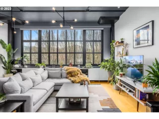 Photo #5: 23458884 Listing 