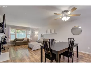 Photo #3: 23460281 Listing