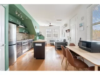 Photo #3: 23460998 Listing 