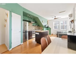 Photo #4: 23460998 Listing 