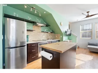 Photo #5: 23460998 Listing 