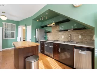 Photo #6: 23460998 Listing 