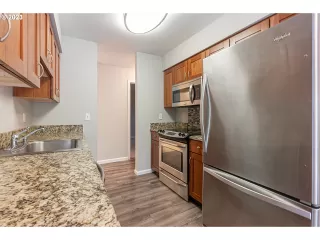 Photo #6: 23462603 Listing