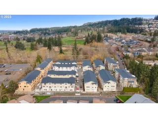 Photo #6: 23462993 Listing