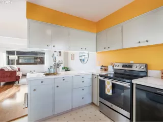 Photo #3: 23463393 Listing