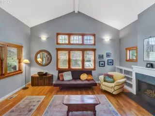 Photo #5: 23463897 Listing