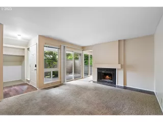 Photo #5: 23464142 Listing 