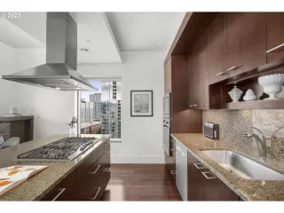 Photo #4: 23464469 Listing