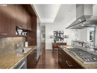 Photo #5: 23464469 Listing