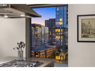 Photo #6: 23464469 Listing