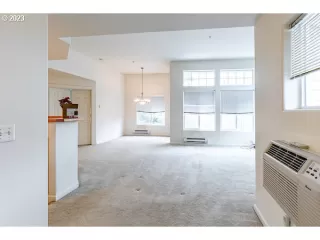 Photo #5: 23465680 Listing