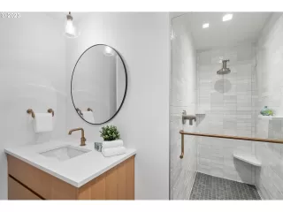 Photo #6: 23467715 Listing