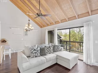 Photo #6: 23468897 Listing