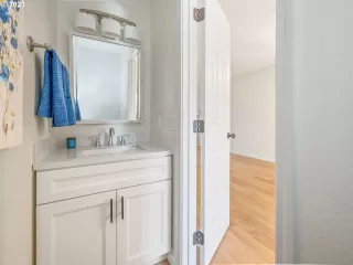 Photo #4: 23469452 Listing 