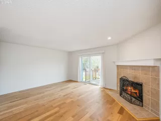 Photo #5: 23469452 Listing 