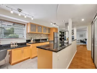 Photo #2: 23471029 Listing