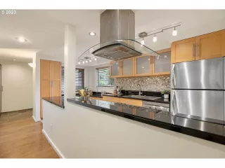 Photo #6: 23471029 Listing