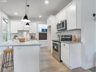 Photo #5: 23471099 Listing 