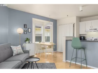 Photo #6: 23471163 Listing