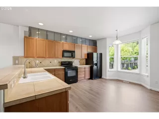 Photo #3: 234720324 Listing 