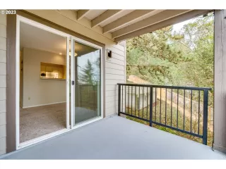 Photo #5: 23472066 Listing