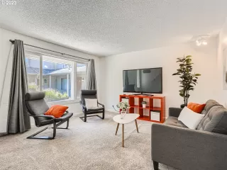 Photo #6: 23473100 Listing