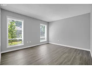 Photo #5: 23473189 Listing