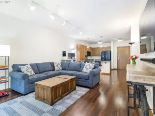 Photo #3: 23473604 Listing