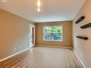 Photo #4: 23474045 Listing