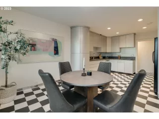 Photo #3: 23474950 Listing 