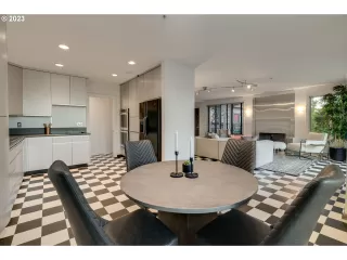 Photo #4: 23474950 Listing 