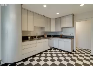 Photo #5: 23474950 Listing 