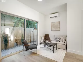 Photo #3: 23475391 Listing