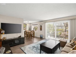 Photo #2: 23475919 Listing 